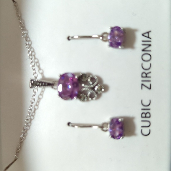 Unbranded Sterling Silver Amethyst Cubic Zirconia Pendant Necklace & Earrings - Picture 4 of 7